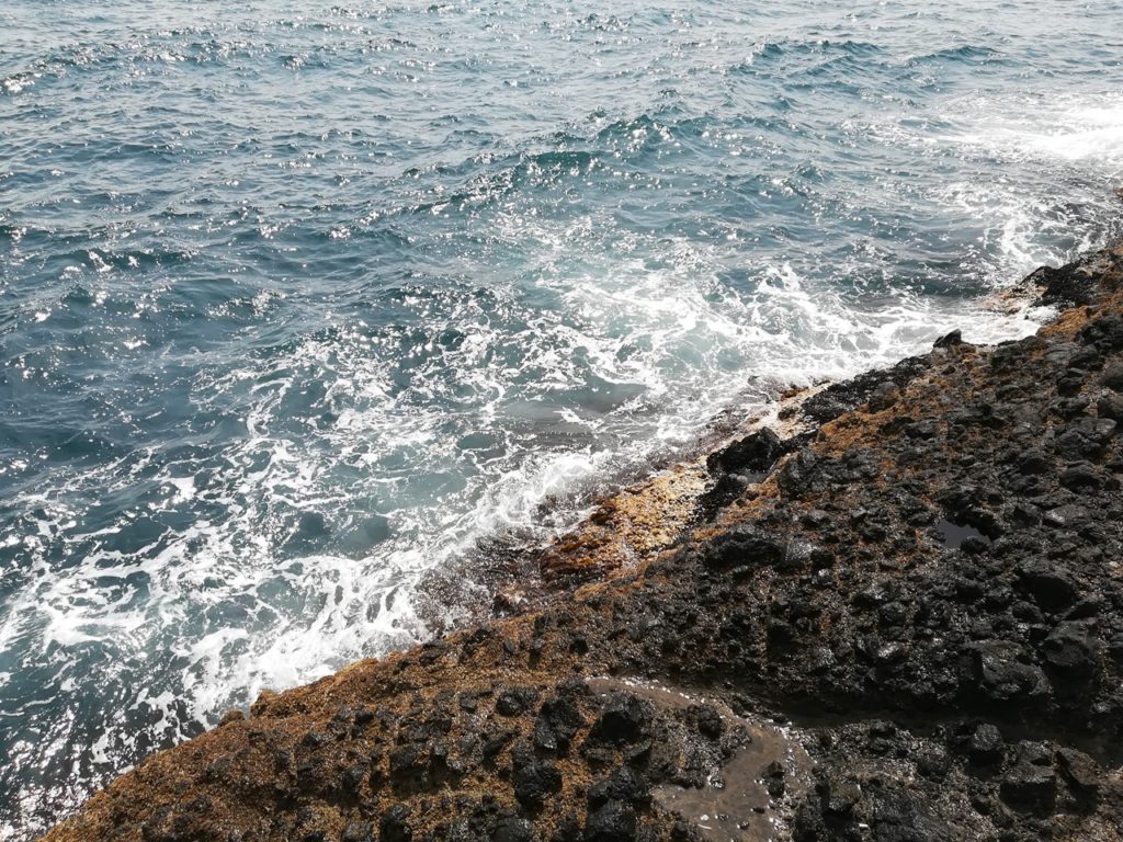 laut Tomari